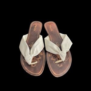 Novela black strap thong wooden sandals size women's 8